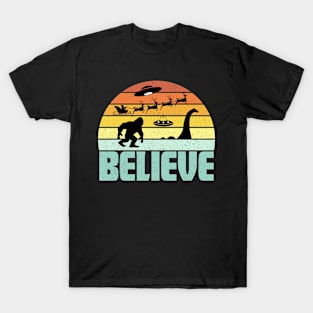 Believe Santa Claus Bigfood Yeti Nessie UFO Retro Sunset Gift T-Shirt